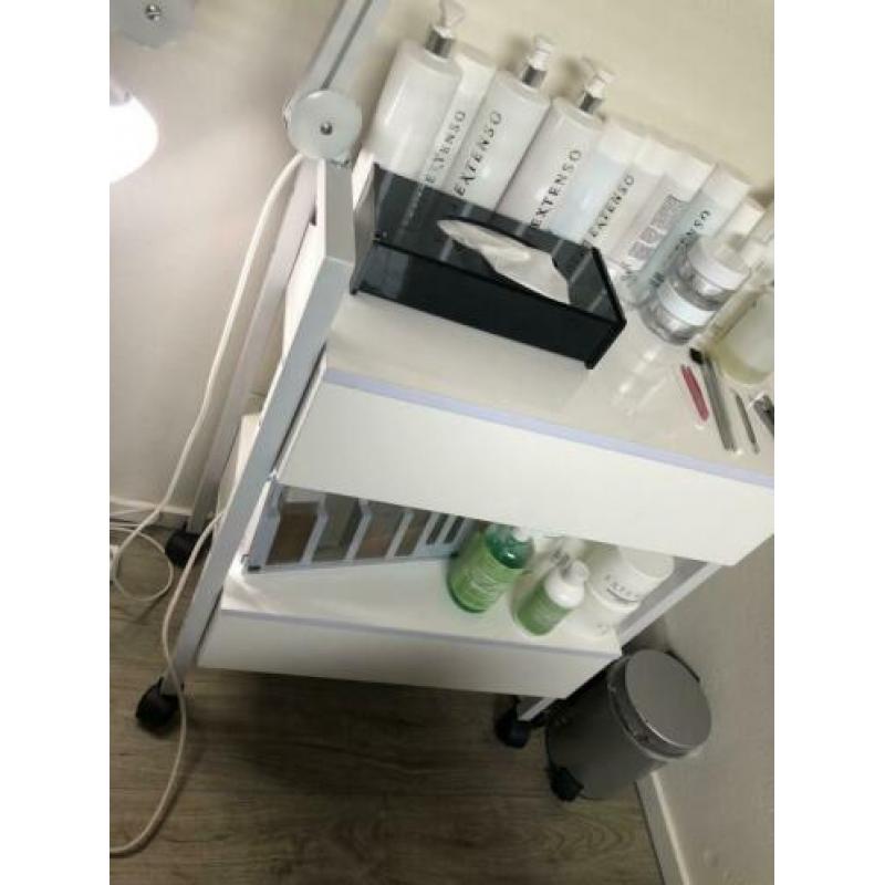 Inboedel schoonheidssalon behandelstoel tabouret vapazone