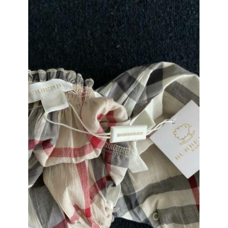 Burberry zomer pakje maat 62 nieuw