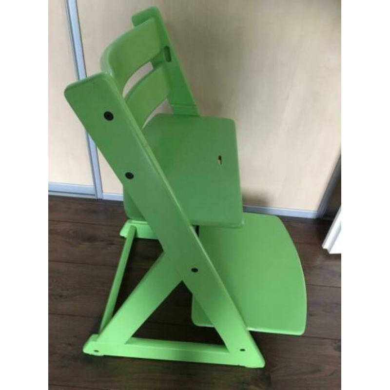 Groene stevige kinderstoel