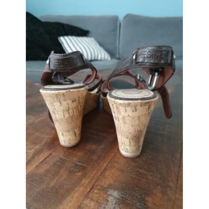 Esprit sandalen sleehak maat 41 bruin