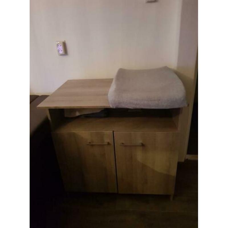 Complete baby kamer ziet er nog goed uit