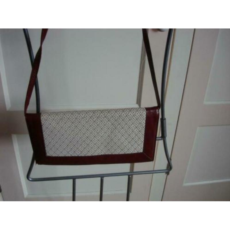 R.Vintage leren schoudertas €4,00 zgan