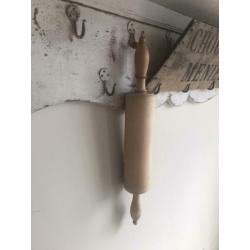 Oude houten deegroller uit oma’s keuken { brocante }