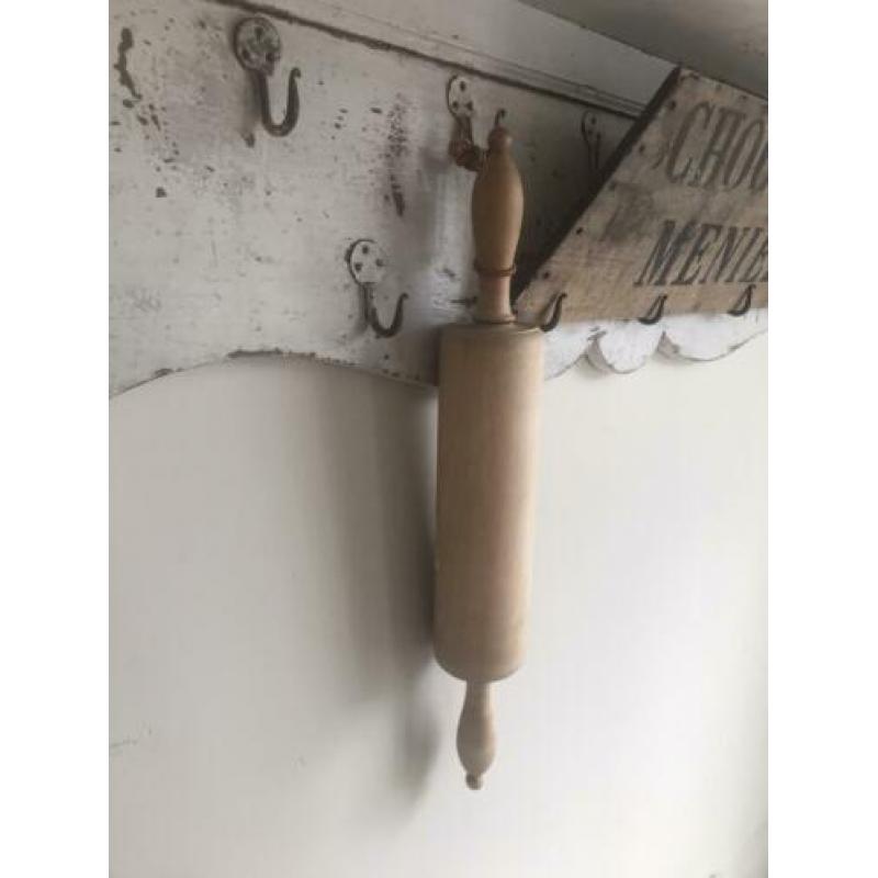 Oude houten deegroller uit oma’s keuken { brocante }