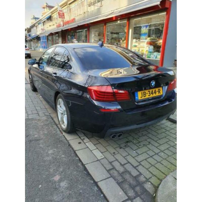 BMW 5-Serie 2.0 520D AUT 2015 Zwart