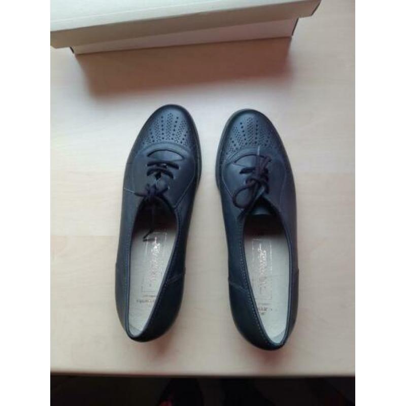 Leren damesschoenen maat 6