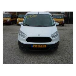 Ford Transit Courier zeer mooi enveel opties 121694 km Bj 17