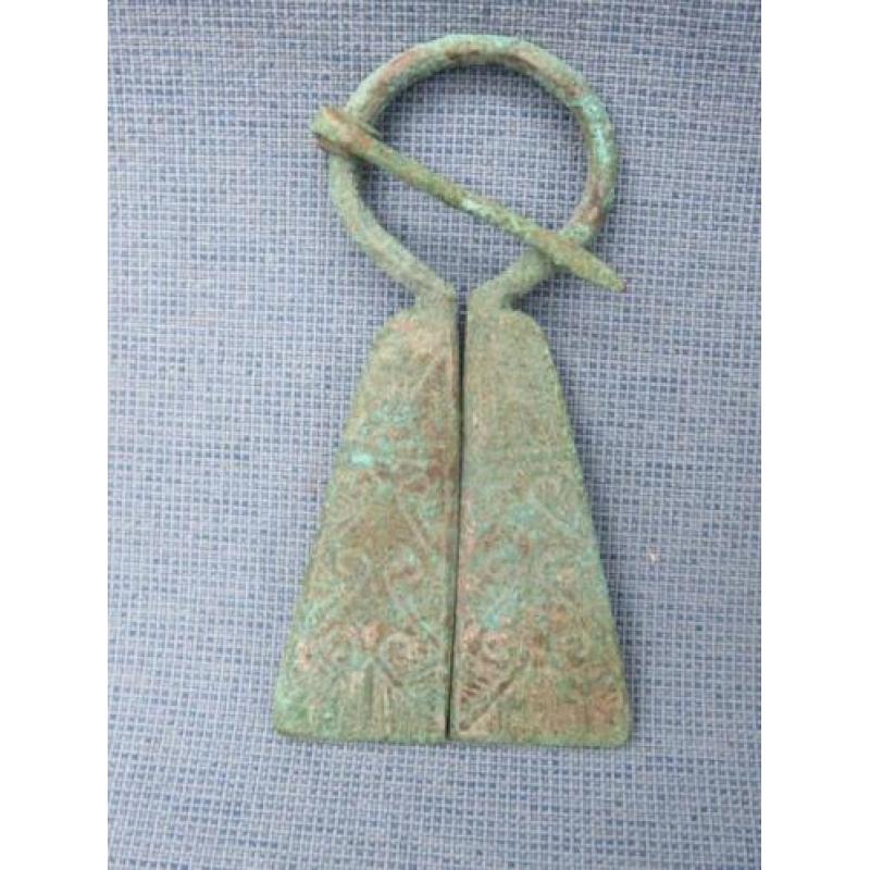 Middeleeuwen – Viking gesp fibula 7e – 9e eeuw - bodemvondst