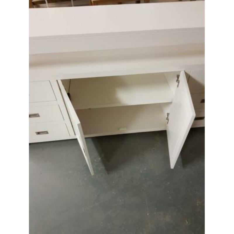 Dressior massief eiken lades en deurtjes. Nieuw.!!