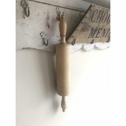 Oude houten deegroller uit oma’s keuken { brocante }