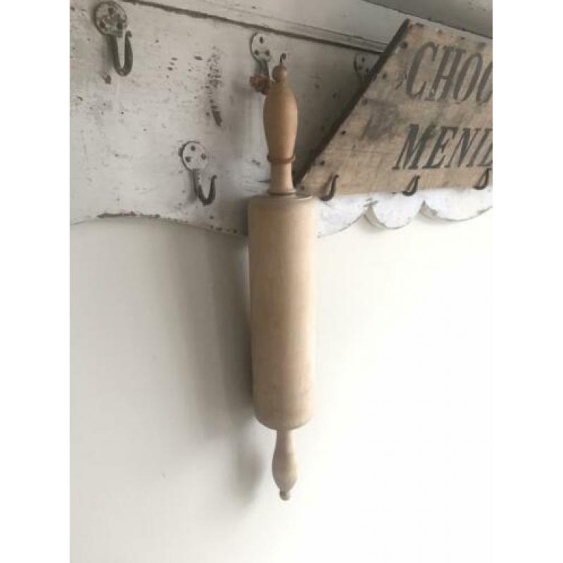 Oude houten deegroller uit oma’s keuken { brocante }