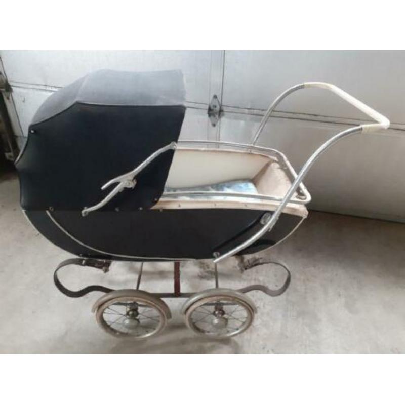 retro kinderwagen wandelwagen uit de jaren 60 . 5,= euro