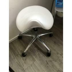 Inboedel schoonheidssalon behandelstoel tabouret vapazone