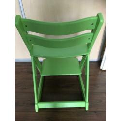 Groene stevige kinderstoel