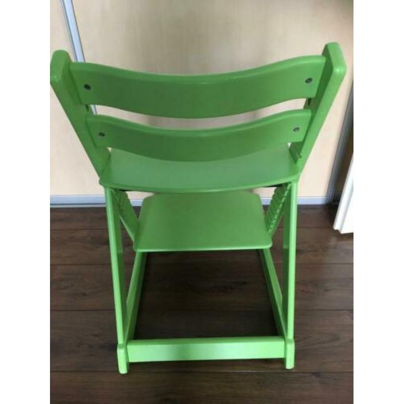 Groene stevige kinderstoel