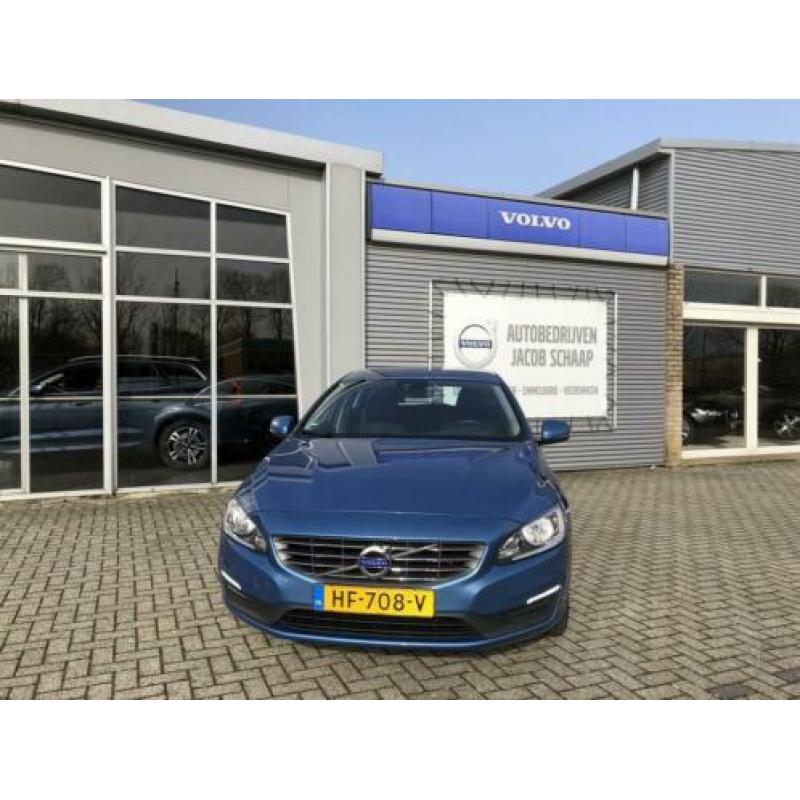 Volvo V60 2.4 D6 Twin Engine Momentum (bj 2015, automaat)