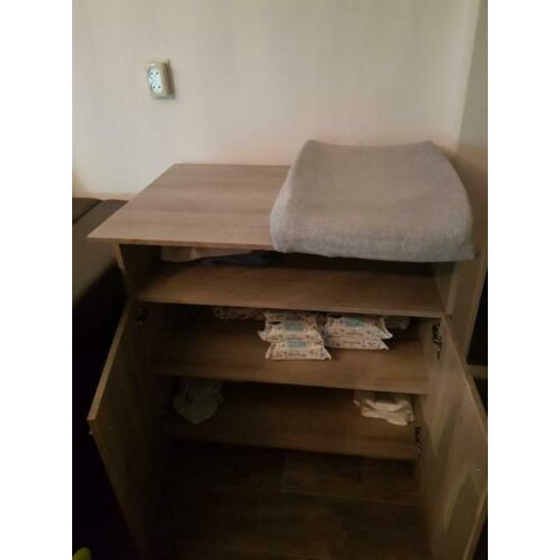 Complete baby kamer ziet er nog goed uit