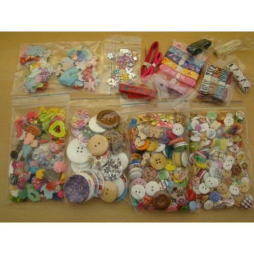 1) 600-delig scrapbook / kaart versierings pakket