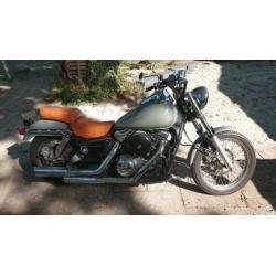 Kawasaki vulcan classic 1500 custom.