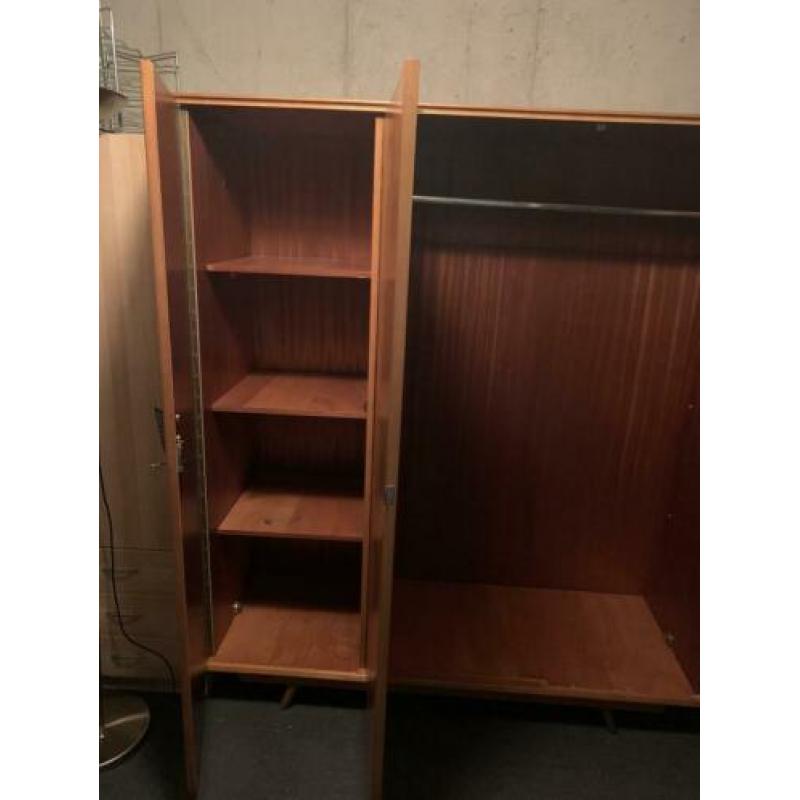 Vintage retro kledingkast 3-deur, jaren ‘60, 3- deurs