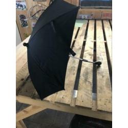 Quiny parasol zo goed als nieuw
