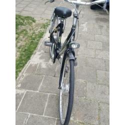 gazelle furore 7S, framehoogte 49 met verende zadel.