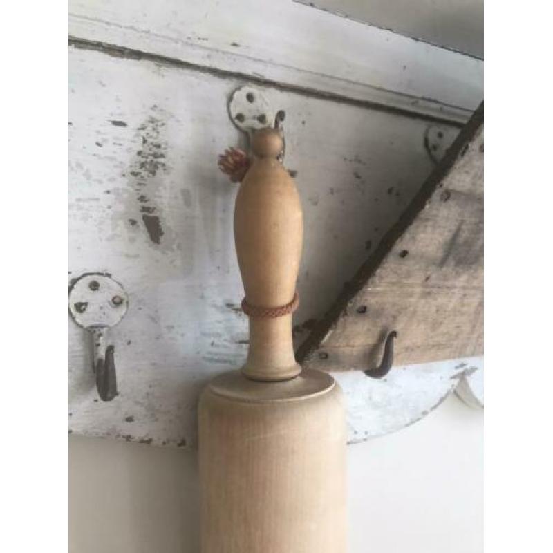 Oude houten deegroller uit oma’s keuken { brocante }