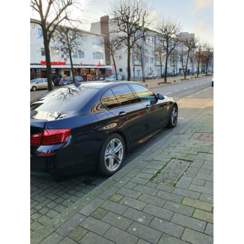 BMW 5-Serie 2.0 520D AUT 2015 Zwart