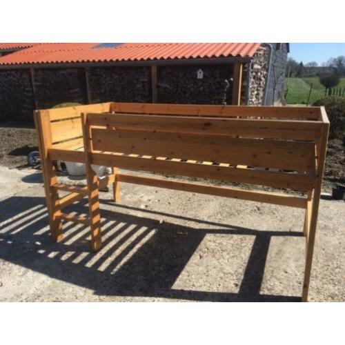 Te koop; gebruikte half hoogslaper L 207cm x Br 102 x H 114c