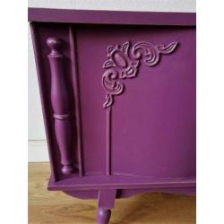 Fraaie aubergine kleurige kast, brocant dressoir, TV kast