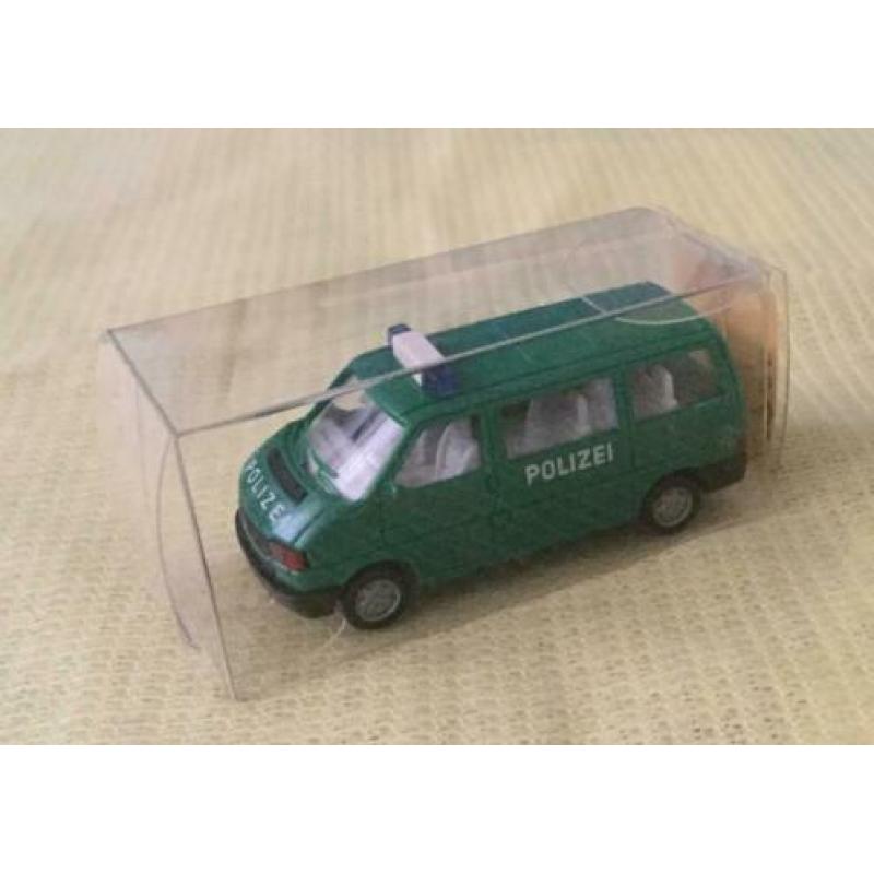 Wiking 1:87 Volkswagen VW Caravelle Polizei, Duitse politie