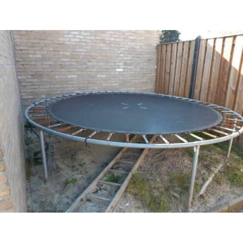 Trampoline