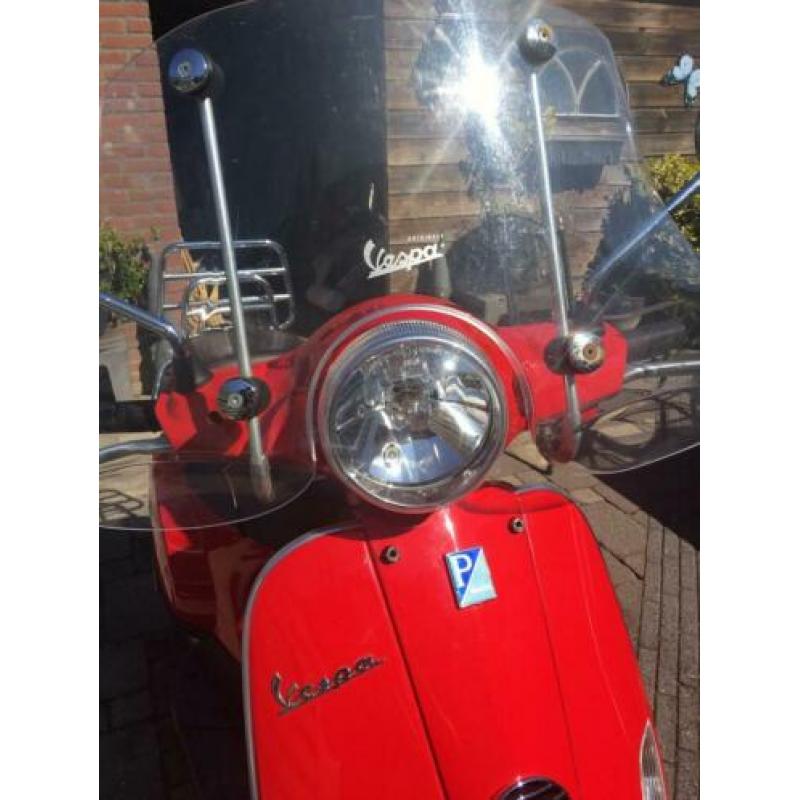 Vespa LX50 scooter