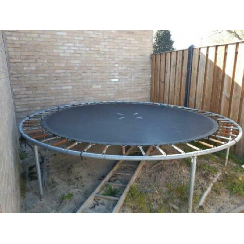 Trampoline