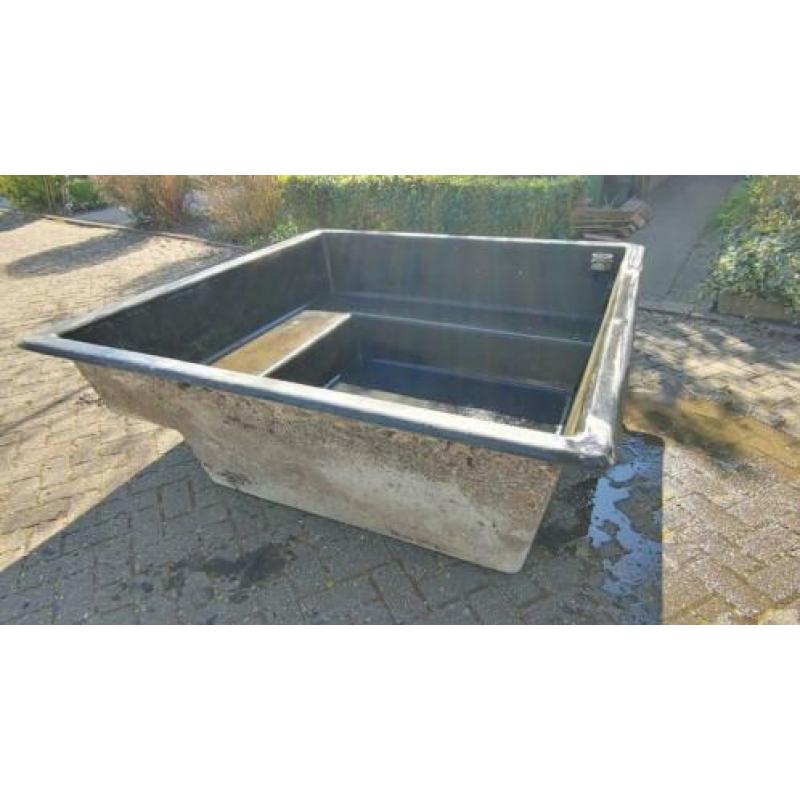 Vijver met binnenmaat 170x170x60 cm TEAB