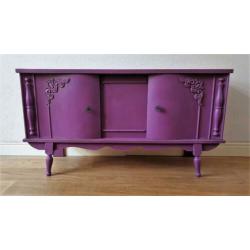 Fraaie aubergine kleurige kast, brocant dressoir, TV kast