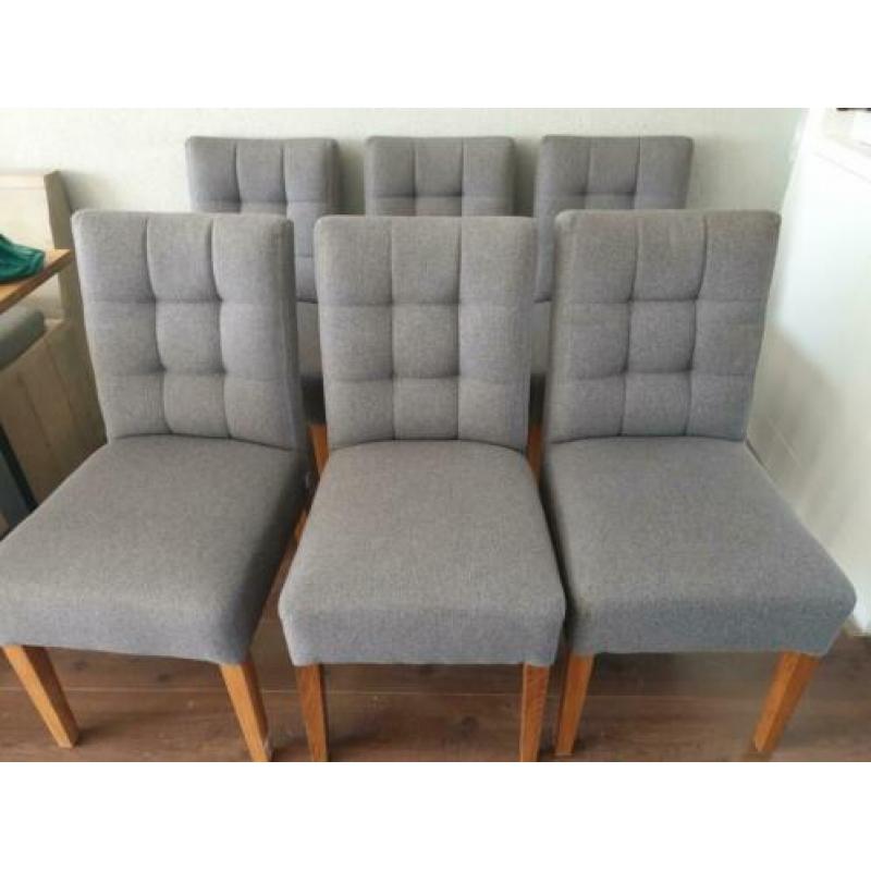 Woood eettafel stoelen.
