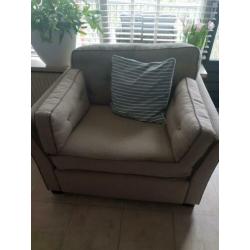 Landelijk bank en loveseat lekker om op te loungen.
