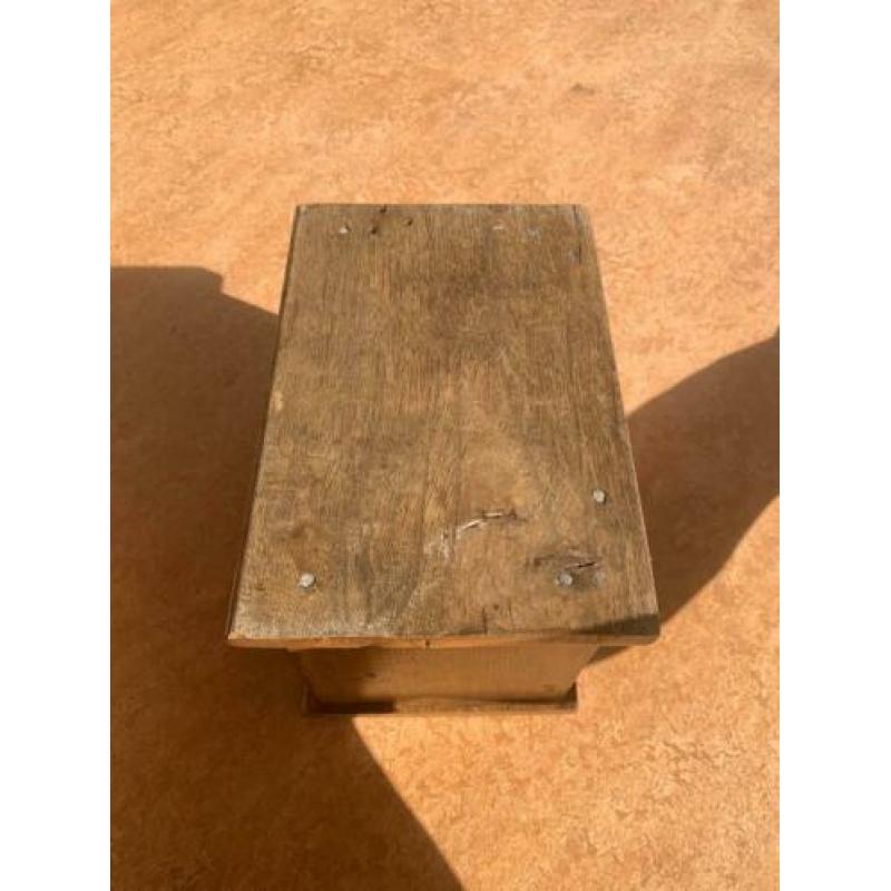 Ouderwetse stoof hout, ook een mooi opstapje of tafeltje