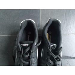 voetbalschoenen osaga maat 35