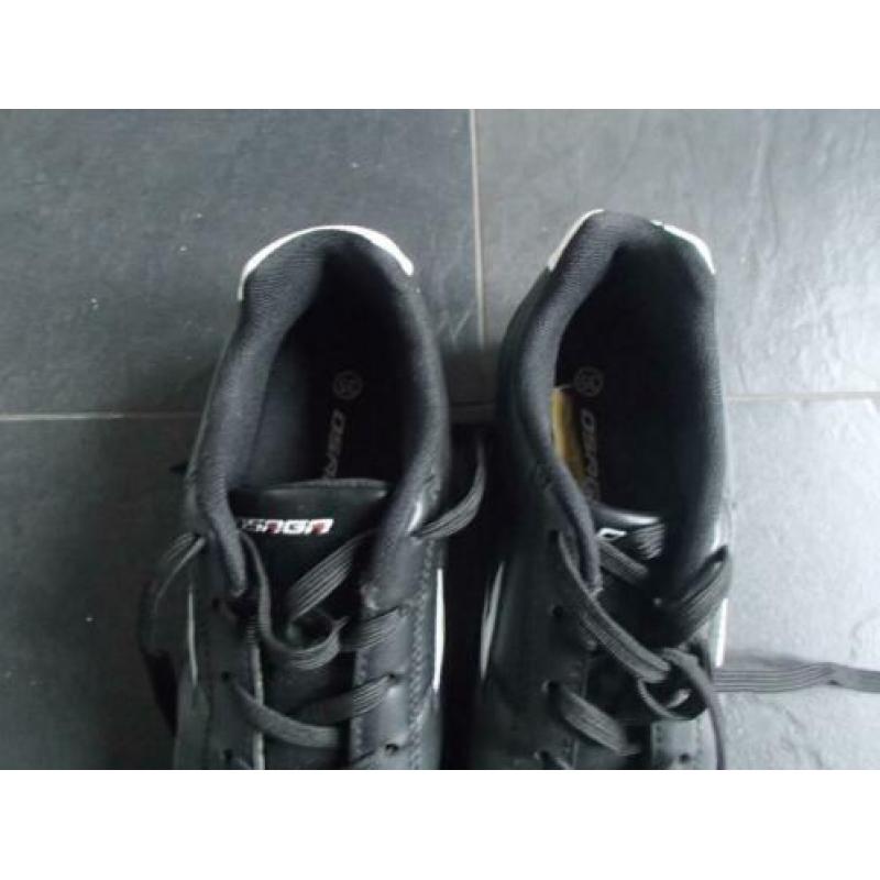 voetbalschoenen osaga maat 35