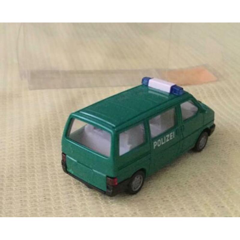 Wiking 1:87 Volkswagen VW Caravelle Polizei, Duitse politie