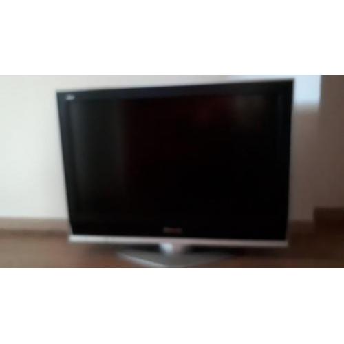 Panasonic 32 inch LCD TV