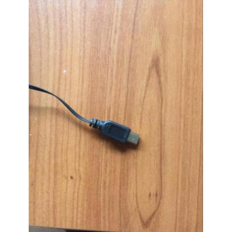 Toetsenbord met leren houder voor een tablet.