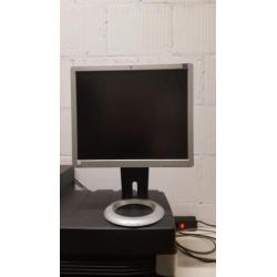 Partij HP 19" monitoren + Neo Flexvoet, KSB Den Bosch OA070