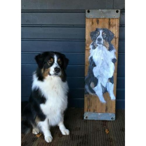 Hond op steigerhout acrylverf