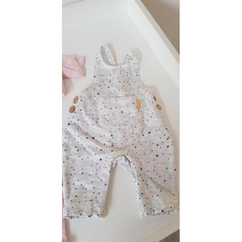 4 leuke meisjes baby setjes. In keurige staat ! Maat 50