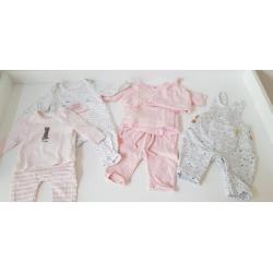 4 leuke meisjes baby setjes. In keurige staat ! Maat 50