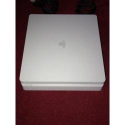 PlayStation 4 slim, met Fifa 19 en headset