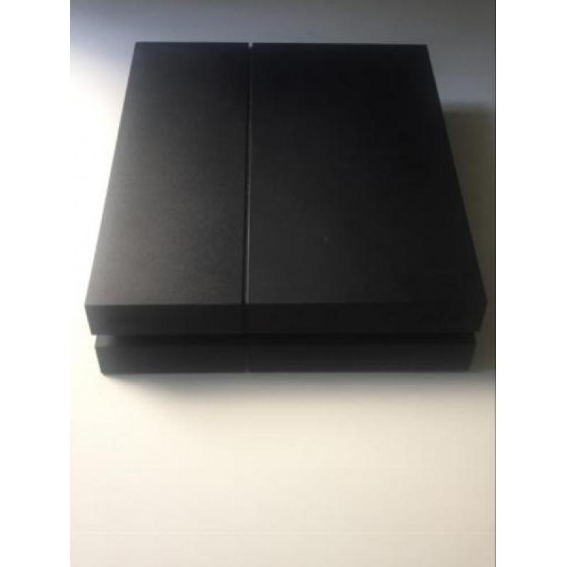 Ps 4 console + 1 controller en 3 games
